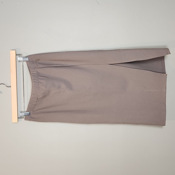 NWT Tahari Pencil Skirt In‎ Smokey Taupe Size Small - Picture 2 of 10